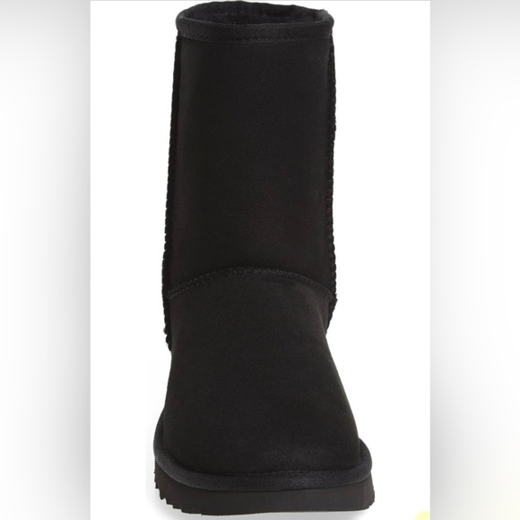 Ugg Classic ll Genuine Shearling Lined Short Boot - Picture 4 of 8